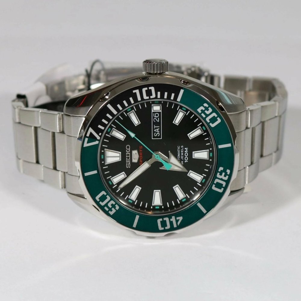 Seiko Sports 44mm Men's Self Winding Watch - Picture 3 of 4